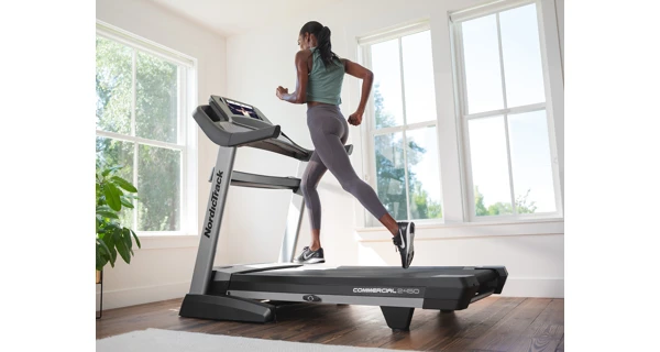 Běžecký pás NordicTrack Commercial 2450