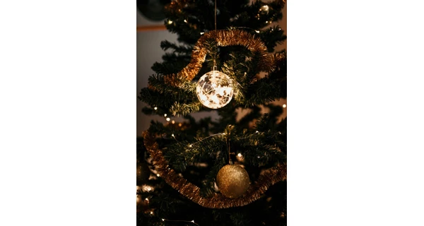 Crystal závěsná koule s hvězdami 10 LED