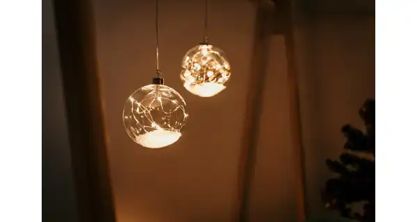 Crystal závěsná koule s větvičkou 12 LED