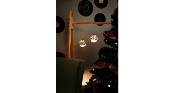 Crystal závěsná koule s větvičkou 12 LED