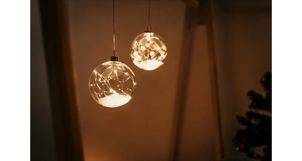 Crystal závěsná koule se strunou 12 LED