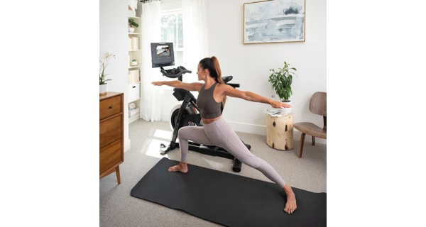 Cyklotrenažér NordicTrack Studio 10"