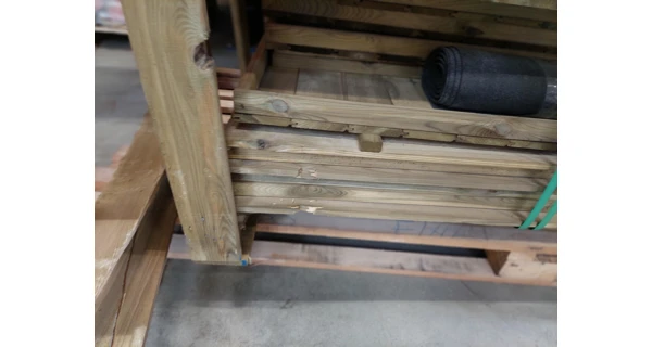 Dětský dřevěný domeček Marimex Chalupa (Poškozené prkna)