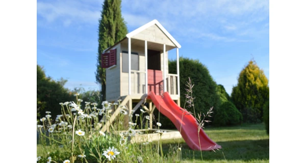 Dětský dřevěný domeček Marimex Veranda se skluzavkou