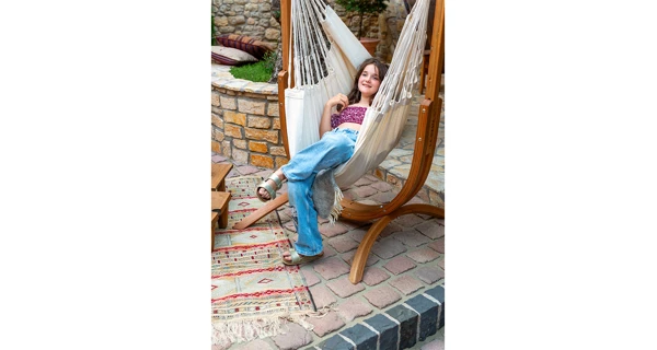 Houpací sedačka se stojanem La Siesta Udine Organic, latte