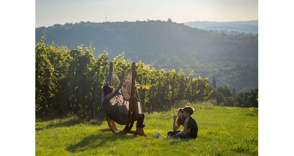 Houpací sedačka se stojanem La Siesta Udine Outdoor, almond