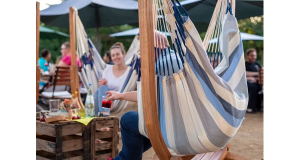 Houpací sedačka se stojanem La Siesta Udine Outdoor, sea salt