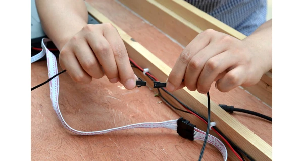 Zapojení elektroinstalace na střeše infrasauny