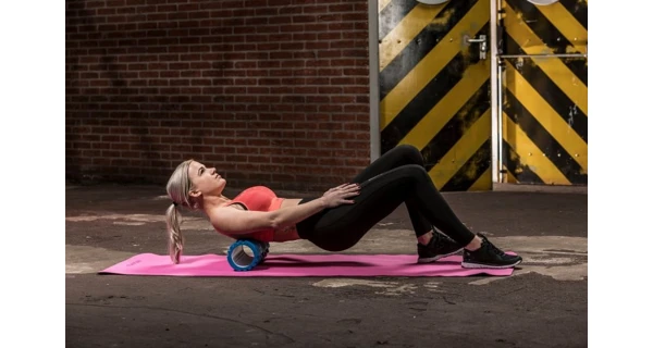 Masážní válec Foam Roller TUNTURI 33 cm / 13 cm oranžový