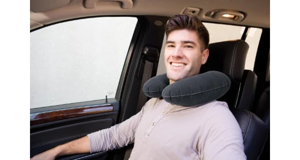 Nafukovací cestovní límec