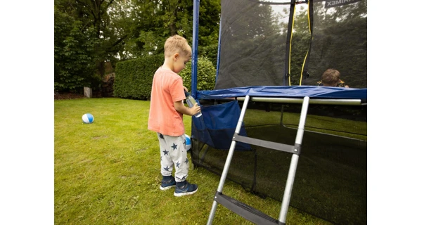 Odkládací závěsná kapsa na trampolínu