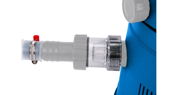 Detail napojení hadice z bazénu