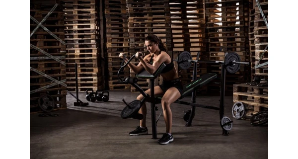 Posilovací lavice TUNTURI WB40 Compact Width Weight Bench
