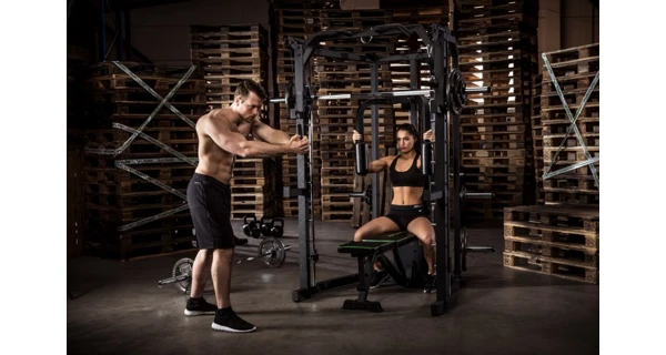 Posilovací věž TUNTURI SM80 Full Smith