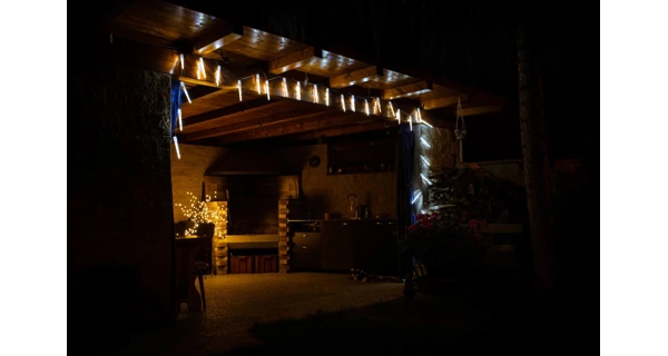 Rampouchy s tekoucím efektem 180 LED - studená bílá, 10 ks