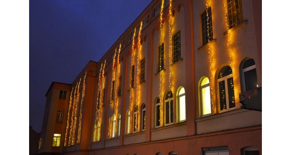 Řetěz 30 m - 300 LED - teplá bílá