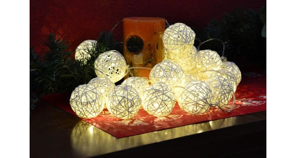 Řetěz ratanové koule 20 LED