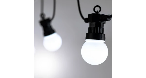 Světelný párty řetěz 100 LED - studená bílá