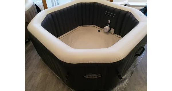 Vířivý bazén Pure Spa - Bubble čtverec (vystavený)