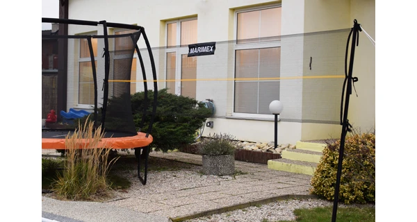 Volejbalová síť k trampolíně