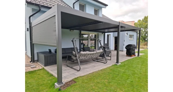 Zástěna 4 m pro bioklimatickou pergolu, tmavě šedá