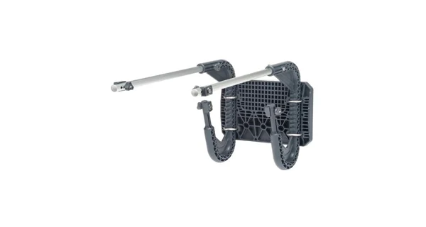 Závěs na motor ke člunu