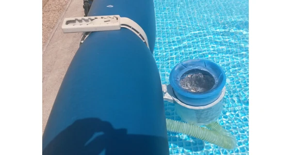 Závěsný skimmer (poškozený obal)